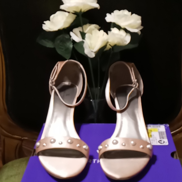 Shoes - Picture 1 of 6